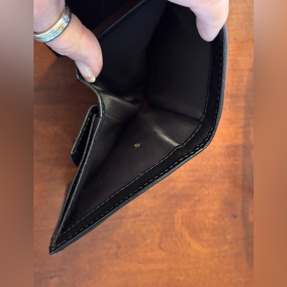 Christian Dior TriFold Snap Wallet
💕LOVE IT OR LEAVE IT 💕JEBWA MYSTERY GAME🎁 - Picture 7 of 15